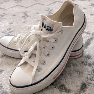 White Converse SZ 8 Womens